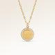 Collier rond personnalisé en or avec zircons blancs sur le bord et espace pour gravure de 8 caractères sur une ligne sur le devant