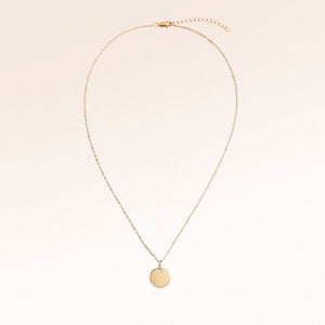 Collier rond en or complet avec zircons blancs entièrement déplié avec une fine chaîne en or réglable et un pendentif rond pour gravure personnalisée