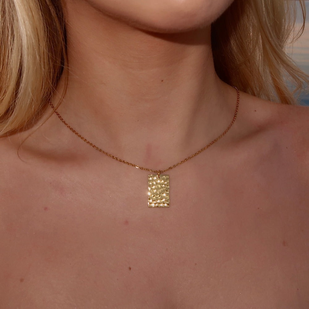 Collier Carré Vagues de l’Océan – Gravure (Or)
