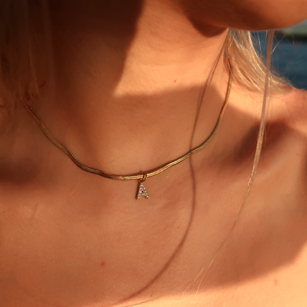 Collier Lettre avec Zircons - Chaîne serpent (or)