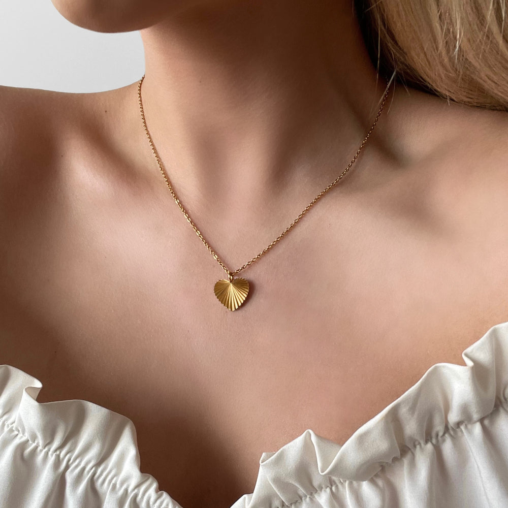 Collier Cœur Soleil – Gravure (Or)